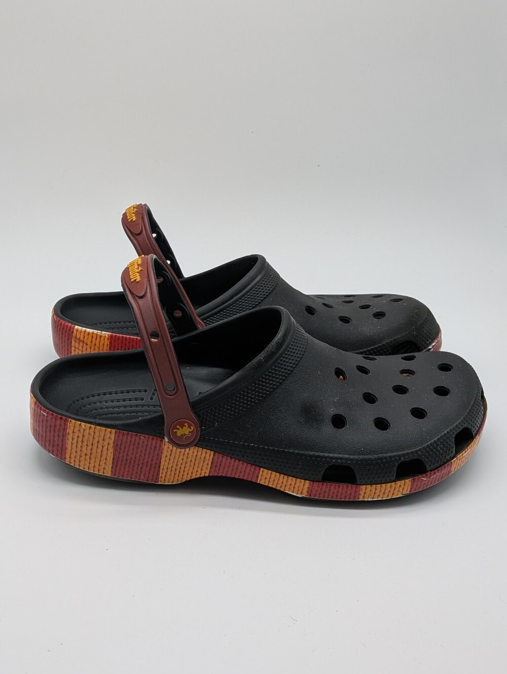 Crocs Harry Potter Gryffindor Classic Clogs Red Black Unisex Size 12 Limited